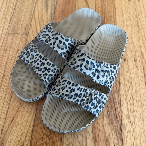 Freedom Moses Cheetah Slide Sandal - Picture 1 of 7